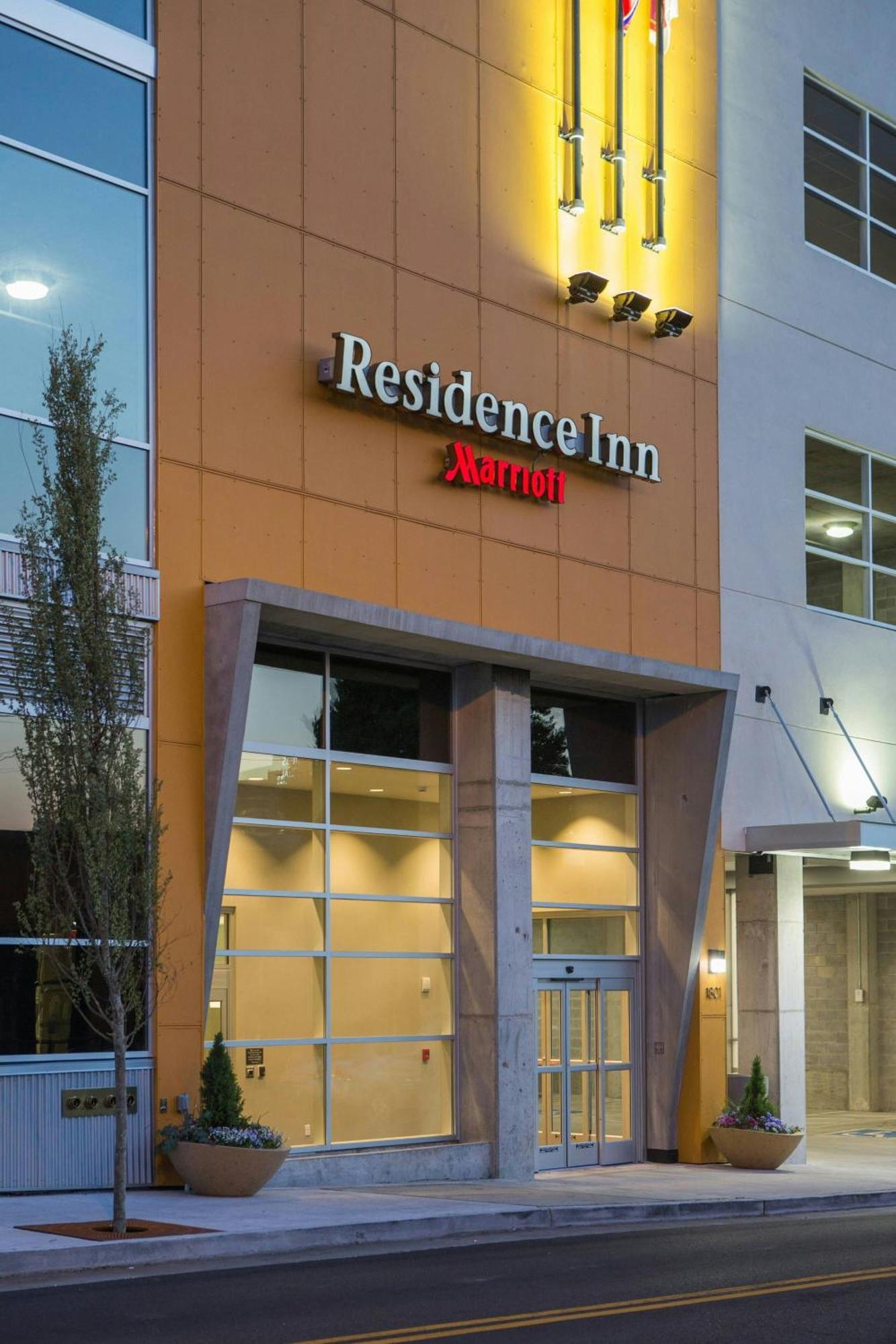 By Marriott Vanderbilt/west End 3*